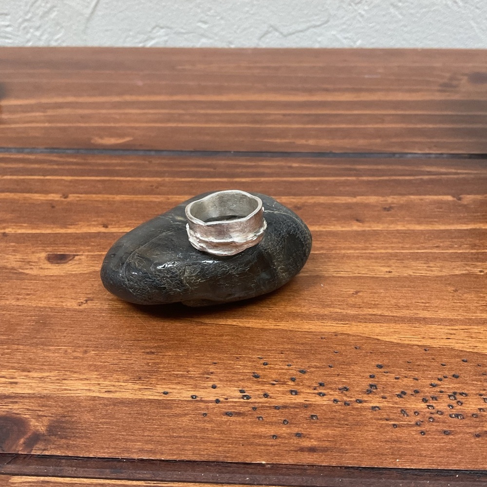 STERLING SILVER HANDCRAFTED BAND RING